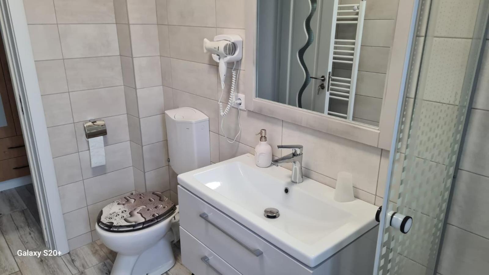 Apartament David Râmnicu Vâlcea Eksteriør bilde