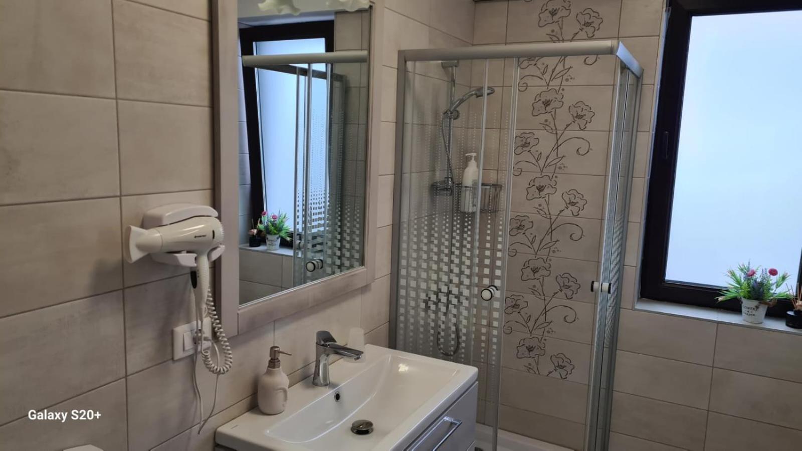 Apartament David Râmnicu Vâlcea Eksteriør bilde