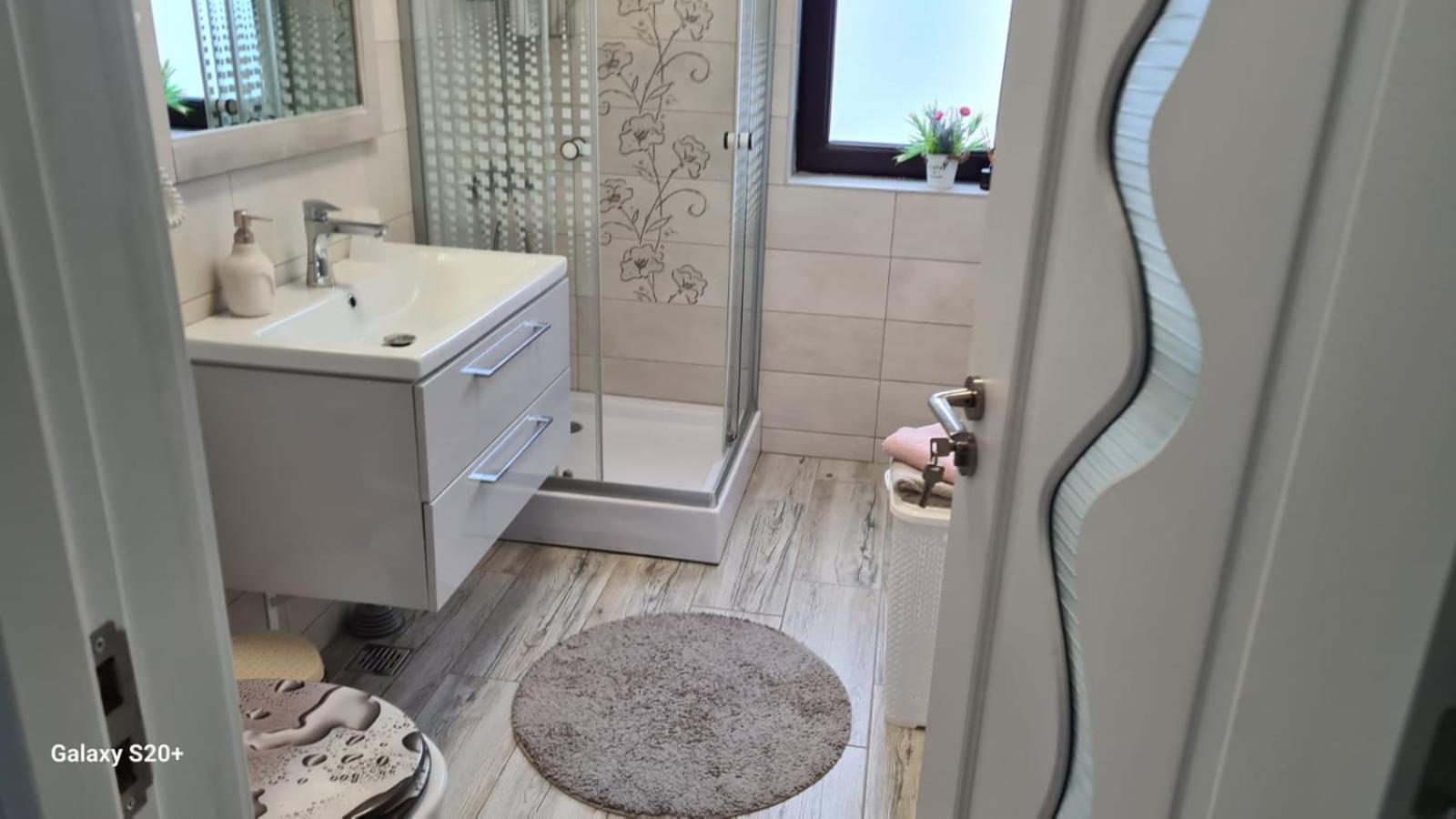Apartament David Râmnicu Vâlcea Eksteriør bilde